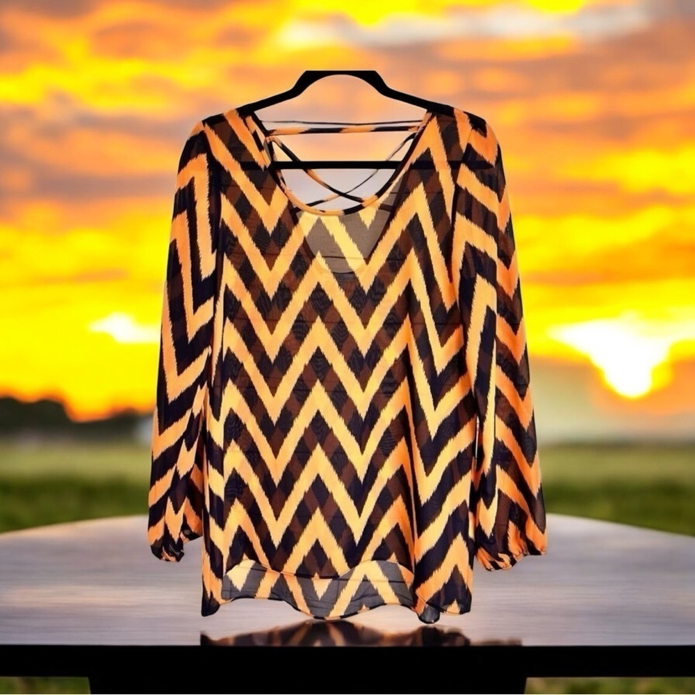 Moa Moa Blouse Top Size M Long Sleeves Chevron Pattern‎ Semi Sheer Orange Navy